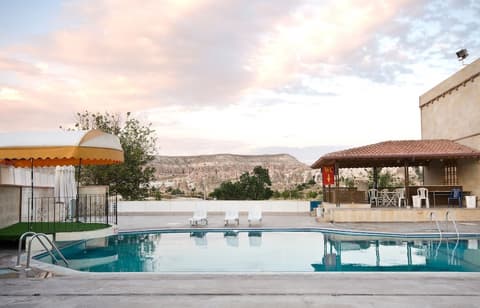 Ciner Hotel, Outdoor pool