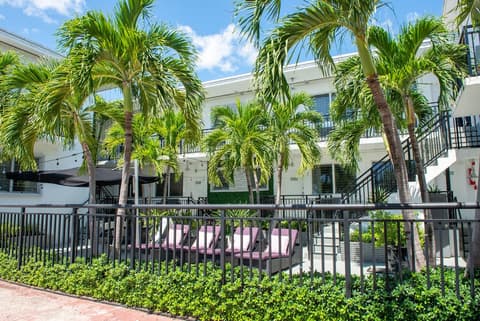 Beachside All Suites Hotel, a South Beach Group Hotel