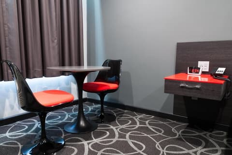 Astro Pasadena Hotel