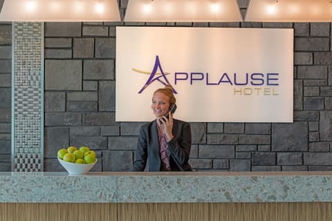 Applause Hotel by CLIQUE