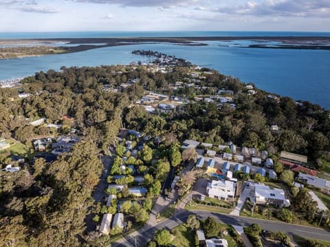 Metung Holiday Villas, Exterior
