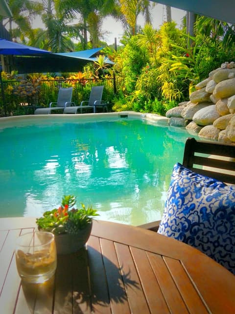 Mission Reef Resort, Pool