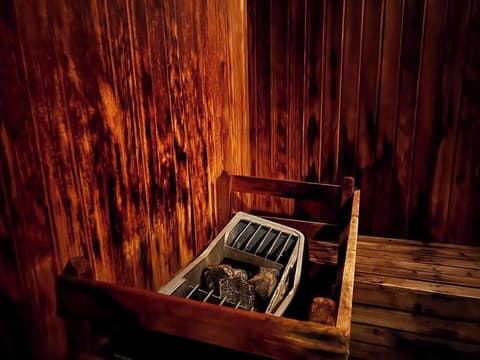 REGALODGE HOTEL & SPA