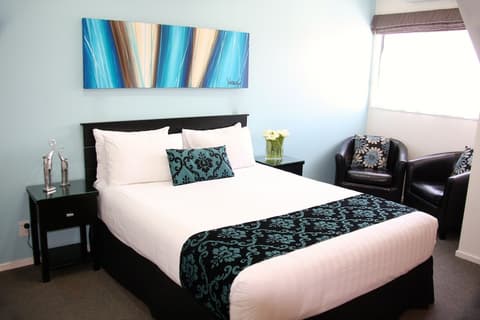 Camelot on Ulster, Room