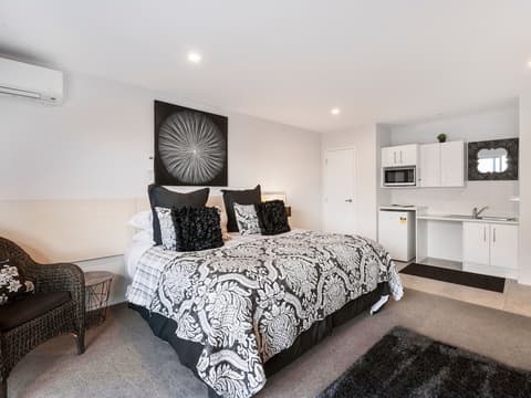 Dunrovin Motel, Room