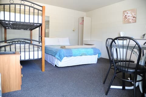 Blenheim Bridges Holiday Park, Room