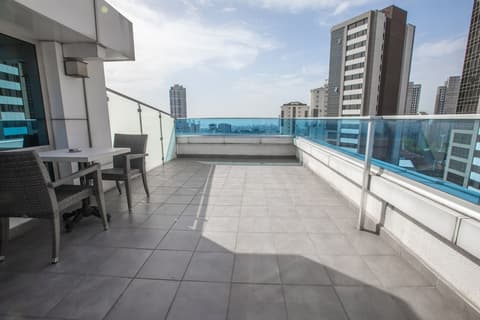 Ramada Encore by Wyndham Istanbul Kartal, Terrace/patio