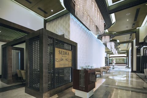 Ayla Bawadi Hotel & Mall