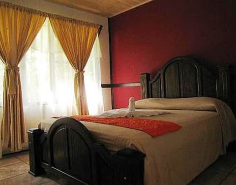 Ara Ambigua Lodge