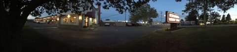 Hyannis Host Inn