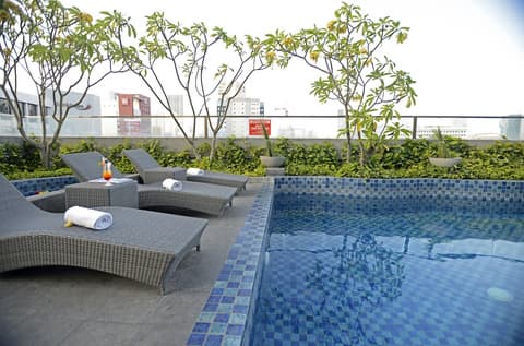 Crown Prince Hotel Surabaya, Pool