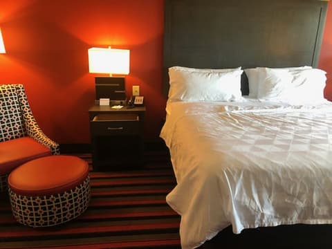 Holiday Inn & Suites Lafayette North by IHG