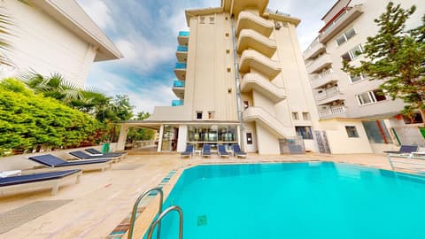 Moda Beach Hotel, Pool