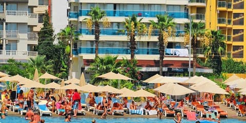 Moda Beach Hotel, Front of property