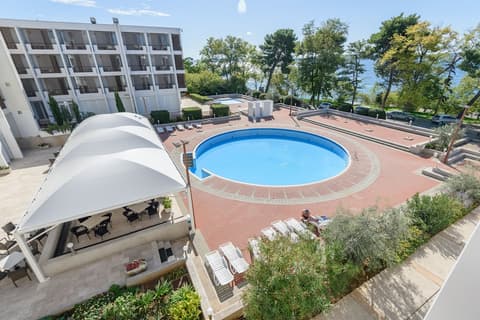 Hotel Kolovare, Outdoor pool