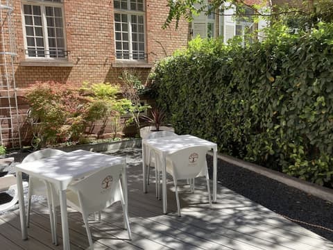 Adonis Hotel Strasbourg, Terrace/patio