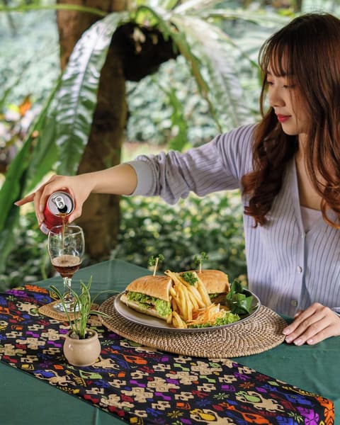 Senetan Villas and Spa Resort, Restaurant