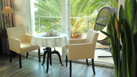 Refresh Boutique Apartments