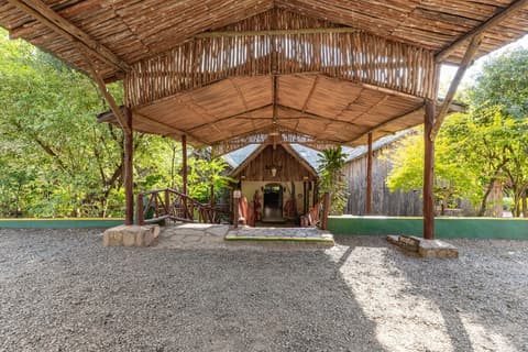 Sentrim Mara Game Lodge