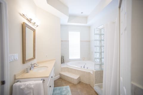 Shangri-La Boutique Bed & Breakfast