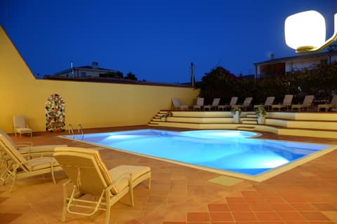 Hotel Orri, Outdoor pool