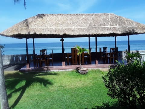 Temple Cafe & Seaside Cottages