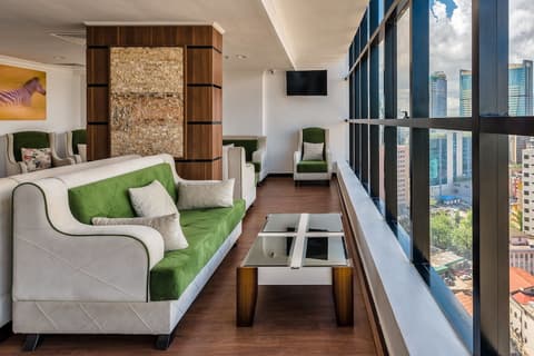 Golden Tulip Dar Es Salaam City Center Hotel, Lobby