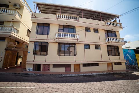 Hotel Red Booby, Front of property