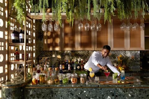 Momentus Hotel Alexandra, Restaurant