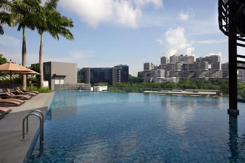 Momentus Hotel Alexandra, Infinity pool