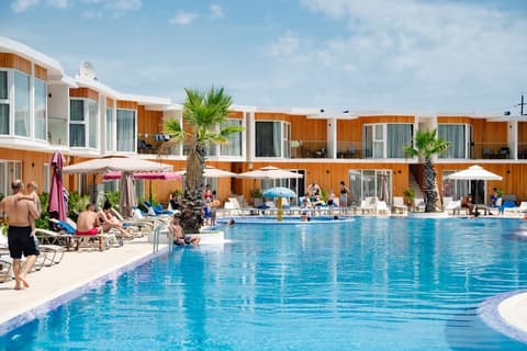 Riva Hill Resort, Pool