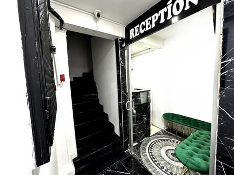 Menesa Hotel, Reception