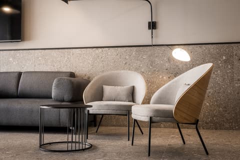 The Londoner Hotel St. Julians, Reception