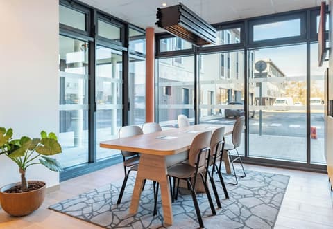 B&B HOTEL Massieux Genay