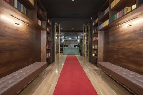 Twenties Hotel, Reception