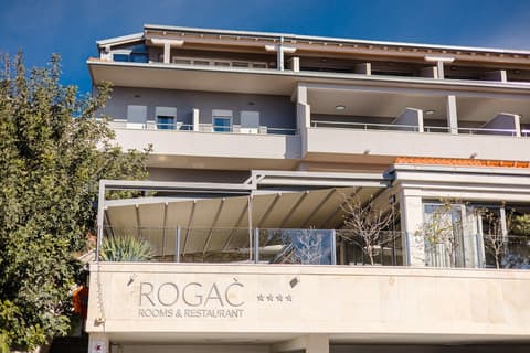 Rogač Rooms & Restaurant