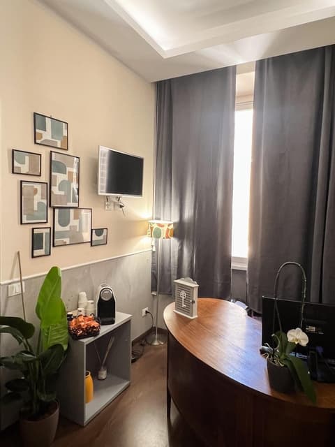 Caesar Place Roma, Reception