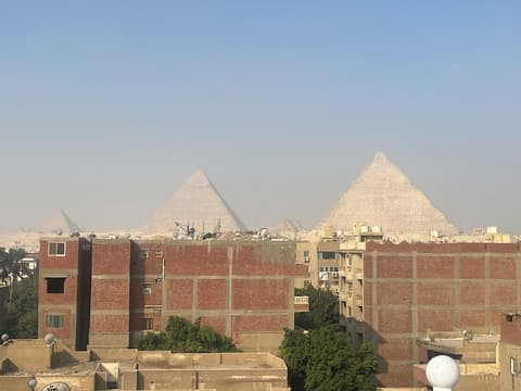 King Badr pyramids inn