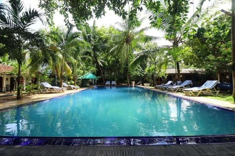 Hotel Susantha Garden, Front of property