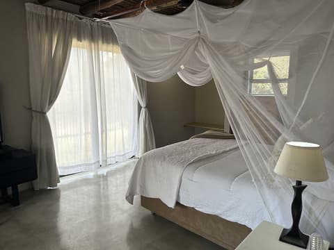 Leadwood Tree Safari Lodge