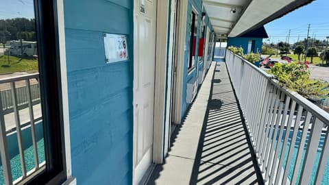 Hotel MonteCarlo, Balcony