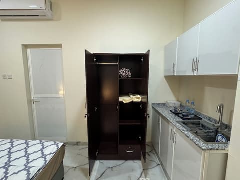 Furnished Private Studio Apartments near Union Metro Station