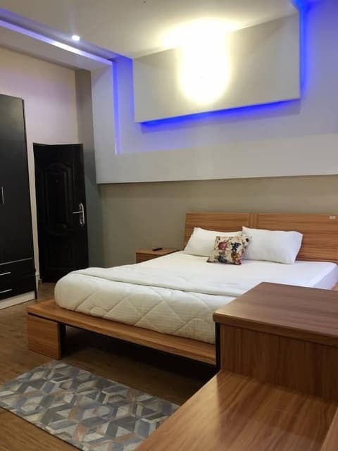 Hilton Summer Apartments, Room