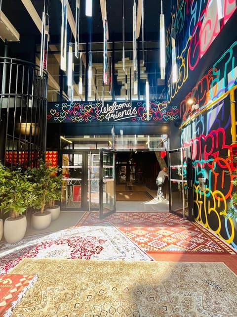 JOST Hôtel Lille Centre, Interior entrance