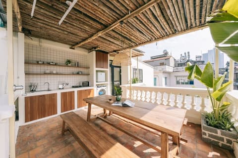 HOME KEY with Rooftop Garden and Egg Coffee