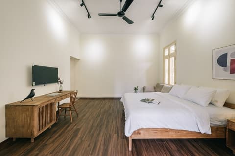 HOME KEY with Rooftop Garden and Egg Coffee