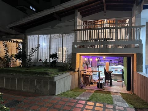 Sereni Laureles Hotel Cafe