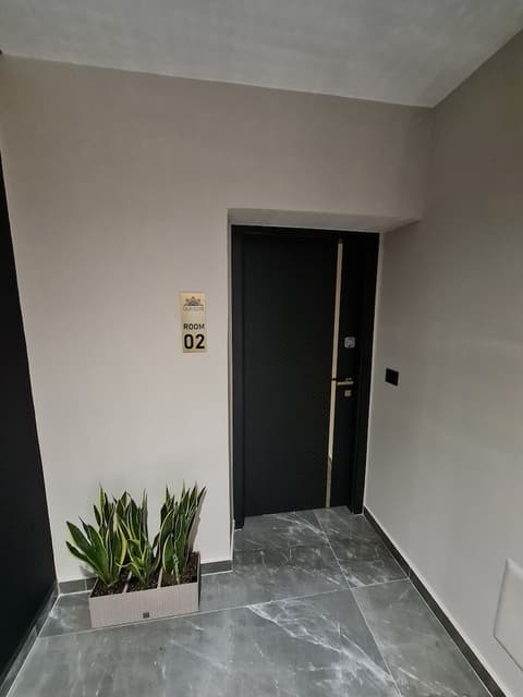 La Mirage Suites & Apartments, Interior entrance