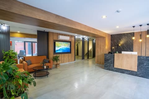 Leliko Suites, Reception