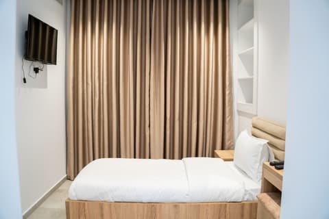Hôtel Suisse, Room